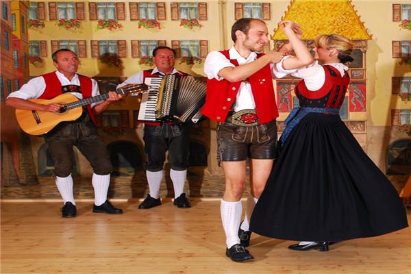 奥地利 因斯布鲁克传统民族歌舞表演(含特色晚餐)